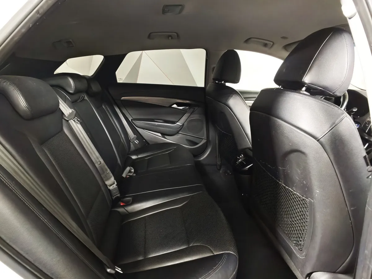Hyundai i40 2.0 AT (150 л.с.) Premium Белый в АВИЛОН. Слайд №15