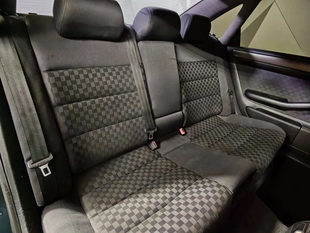 Audi A6 2.4 MT (177 л.с.) Зеленый в АВИЛОН. Слайд №14