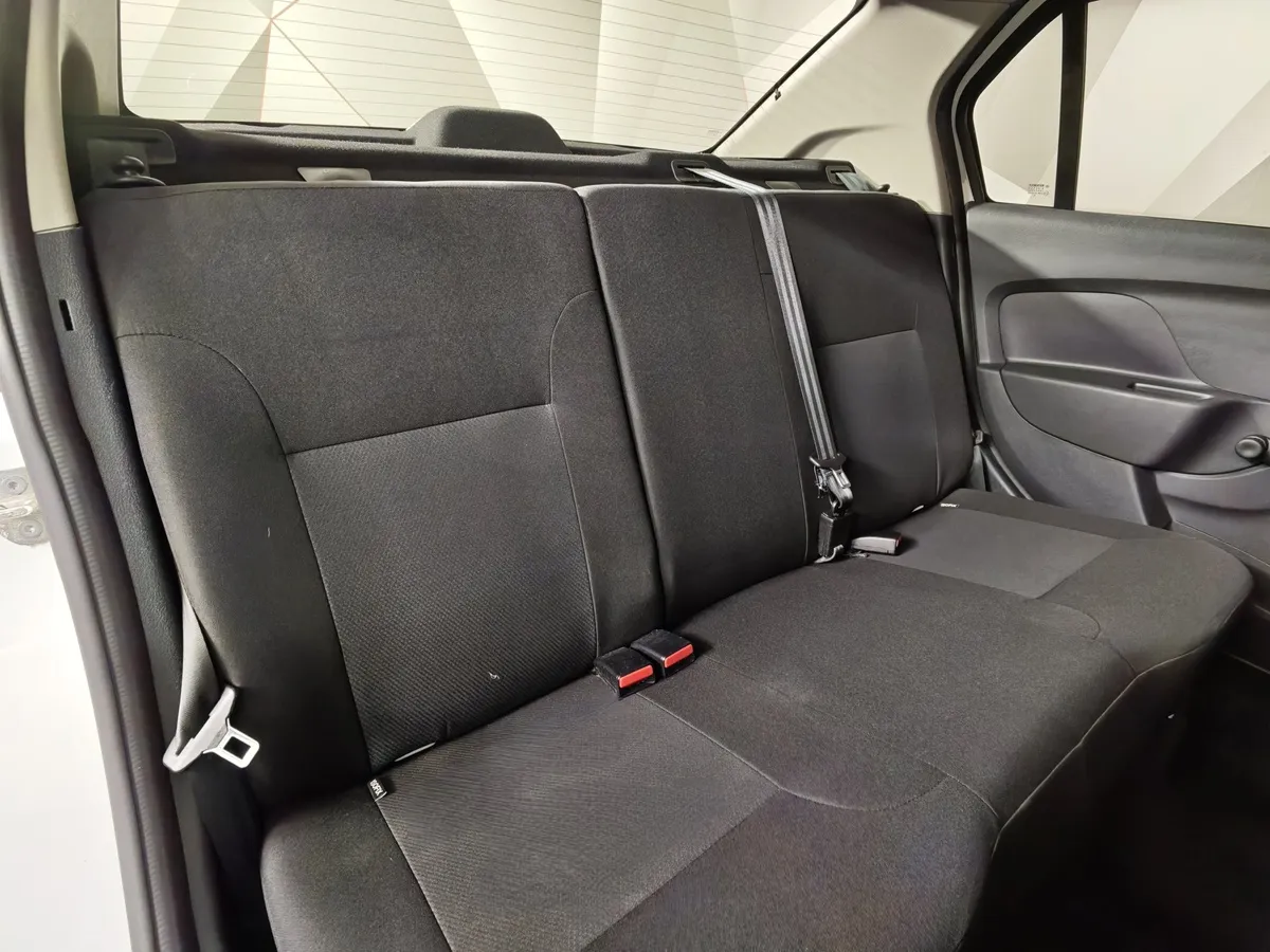 Renault Logan 1.6 MT (82 л.с.) Белый в АВИЛОН. Слайд №17