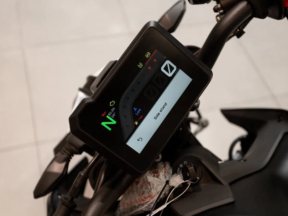KTM 790 Duke 799 см³ (95 л.с.) 799 Черный в АВИЛОН. Слайд №12 KTM 790 Duke 799 см³ (95 л.с.) 799 Черный в АВИЛОН. Слайд №12