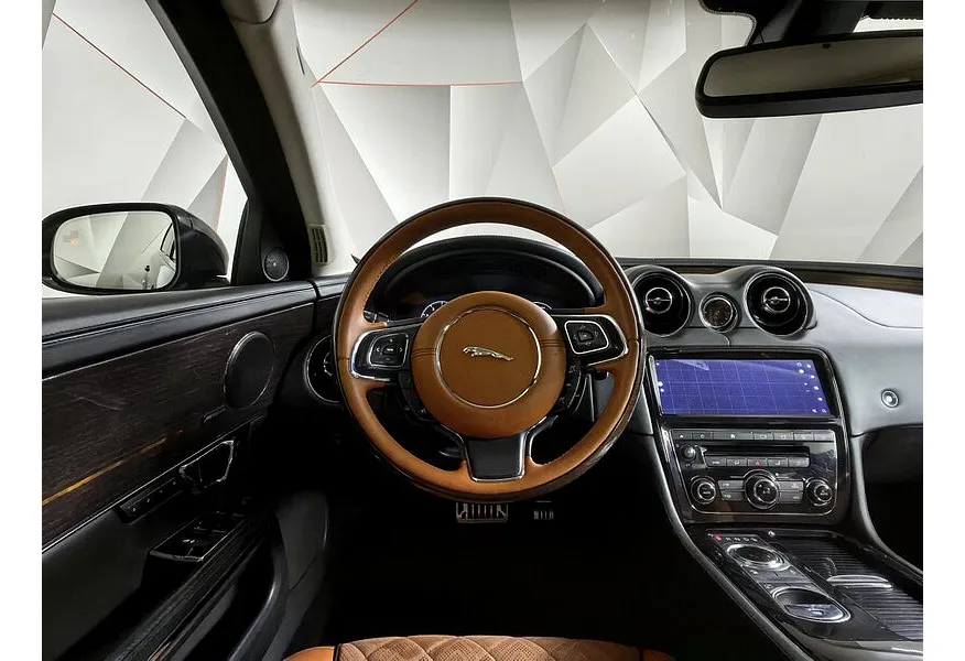 Jaguar XJ 3.0 AT AWD LWB (340 л.с.) Luxury Черный в АВИЛОН. Слайд №20