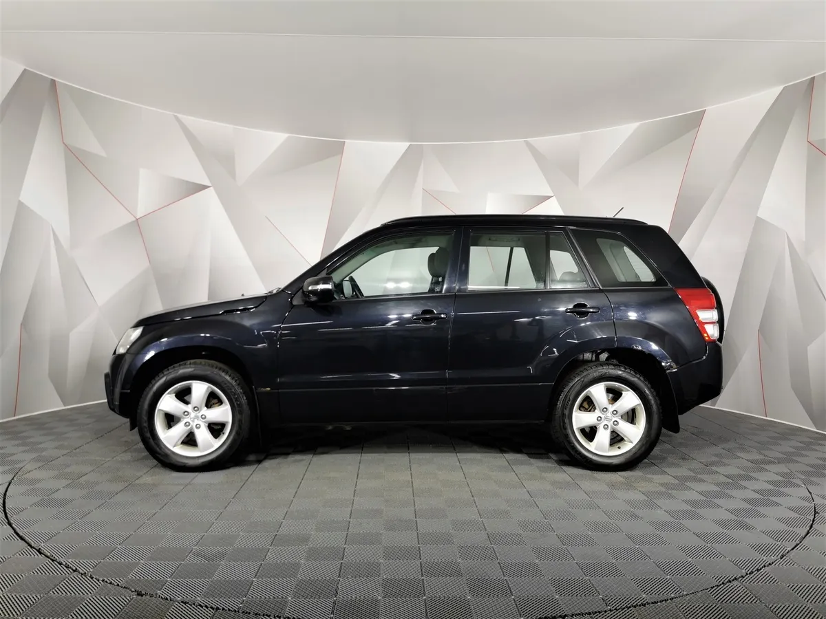 Suzuki Grand Vitara 2.4 AT (169 л.с.) Черный в АВИЛОН. Слайд №5