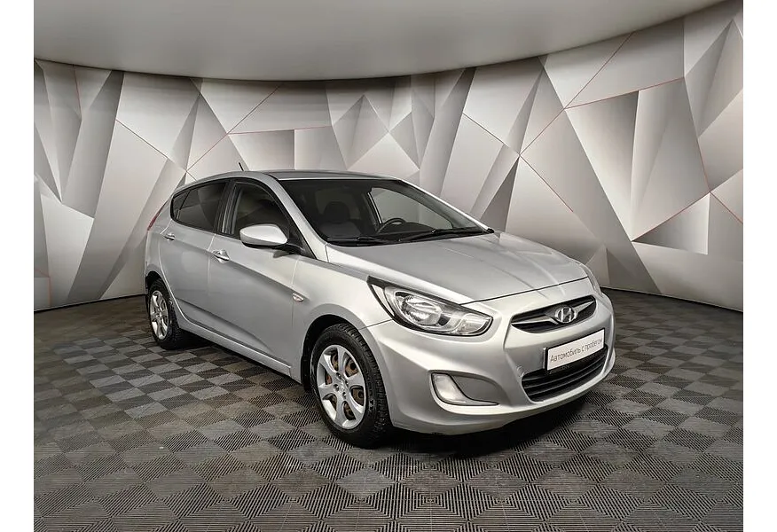 Hyundai Solaris 1.4 AT (107 л.с.) Style Серебристый в АВИЛОН. Слайд №3