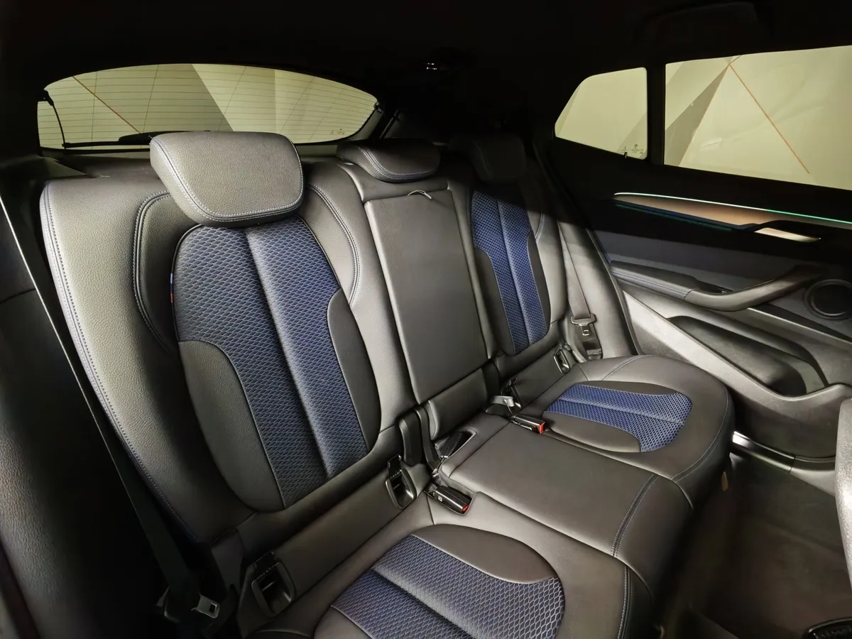 BMW X2 20i xDrive AT (192 л.с.) M Sport Синий в АВИЛОН. Слайд №14