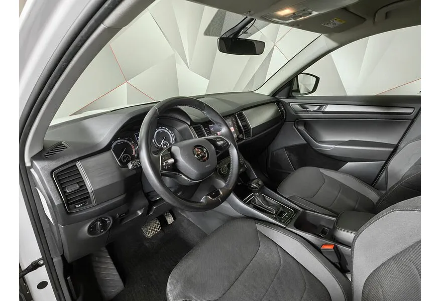 Skoda Kodiaq 1.4 TSI DSG (150 л.с.) Белый в АВИЛОН. Слайд №19