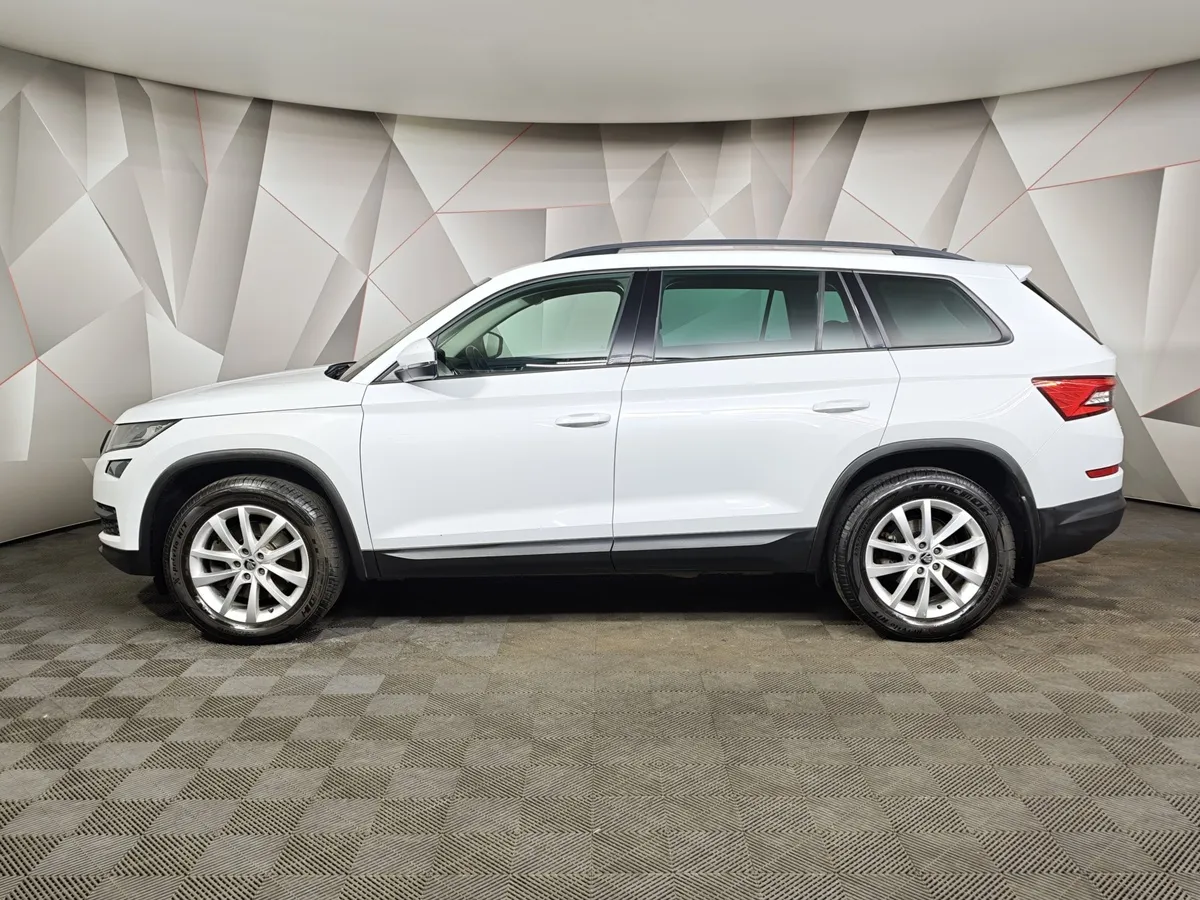 Skoda Kodiaq 2.0 TSI DSG 4X4 (180 л.с.) Белый в АВИЛОН. Слайд №5