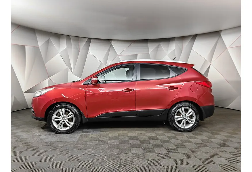 Hyundai ix35 2.0 AT 4WD (150 л.с.) Comfort + Navi Красный в АВИЛОН. Слайд №3