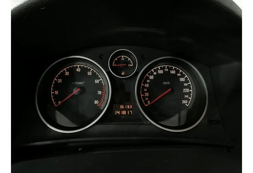 Opel Astra 1.8 AT (140 л.с.) Черный в АВИЛОН. Слайд №18