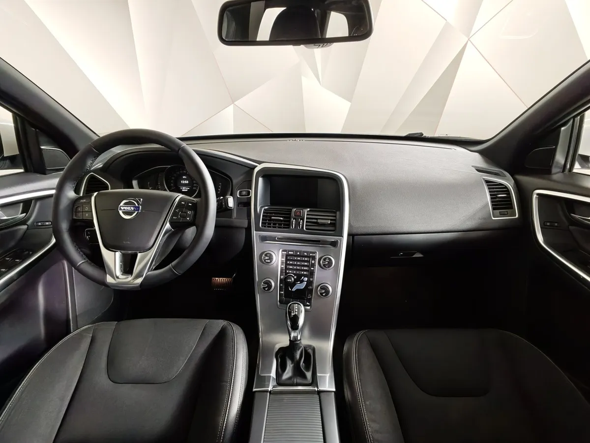 Volvo XC60 2.4 D4 Geartronic AWD (190 л.с.) Белый в АВИЛОН. Слайд №14