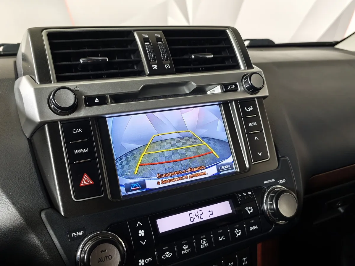 Toyota Land Cruiser Prado 4.0 AT 4WD (282 л.с.) Белый в АВИЛОН. Слайд №18