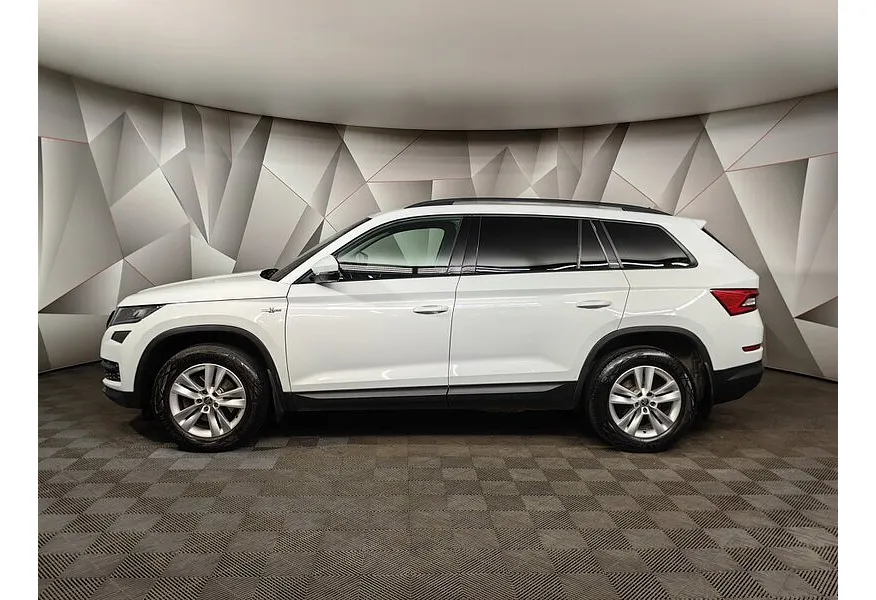 АВИЛОН - Skoda Kodiaq 1.4 TSI DSG 4X4 (150 л.с.) Белый - slide 2