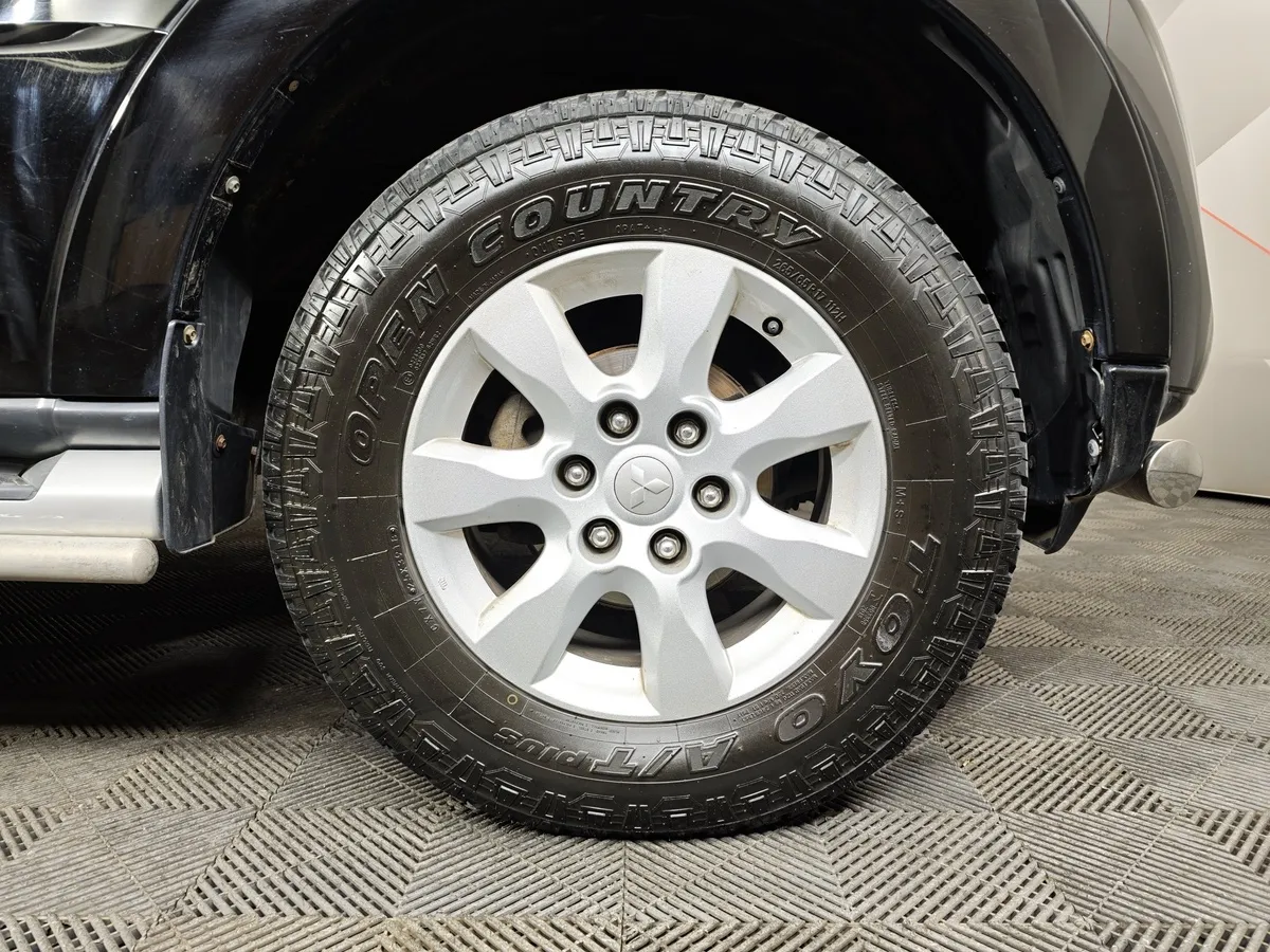 Mitsubishi Pajero 3.0 AT AWD (178 л.с.) Черный в АВИЛОН. Слайд №9