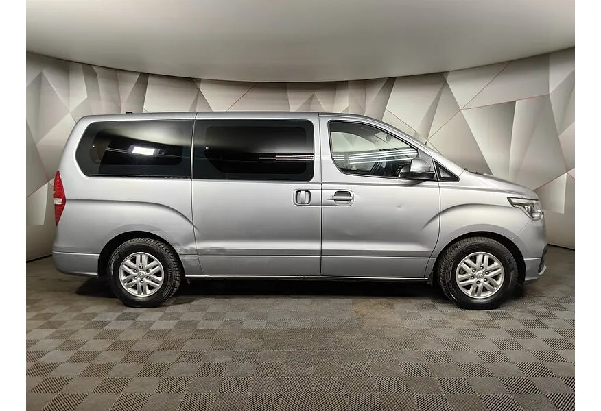 Hyundai H-1 2.5 CRDi AT (170 л.с.) Active Серый в АВИЛОН. Слайд №6
