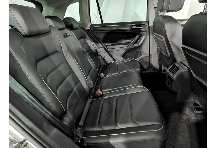 Volkswagen Tiguan 2.0 TSI 4Motion DSG (180 л.с.) Highline Серебристый в АВИЛОН. Слайд №9