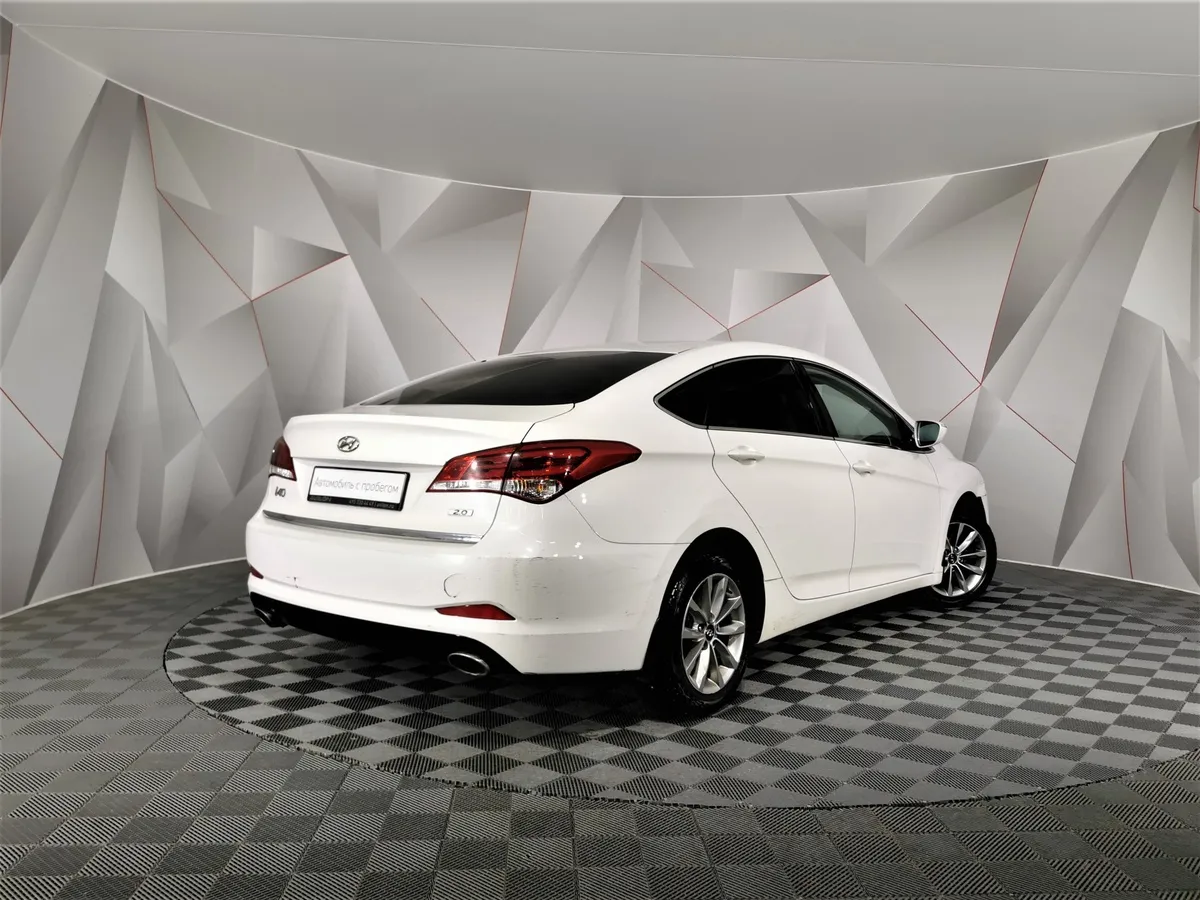 Hyundai i40 2.0 AT (150 л.с.) Comfort Белый в АВИЛОН. Слайд №2