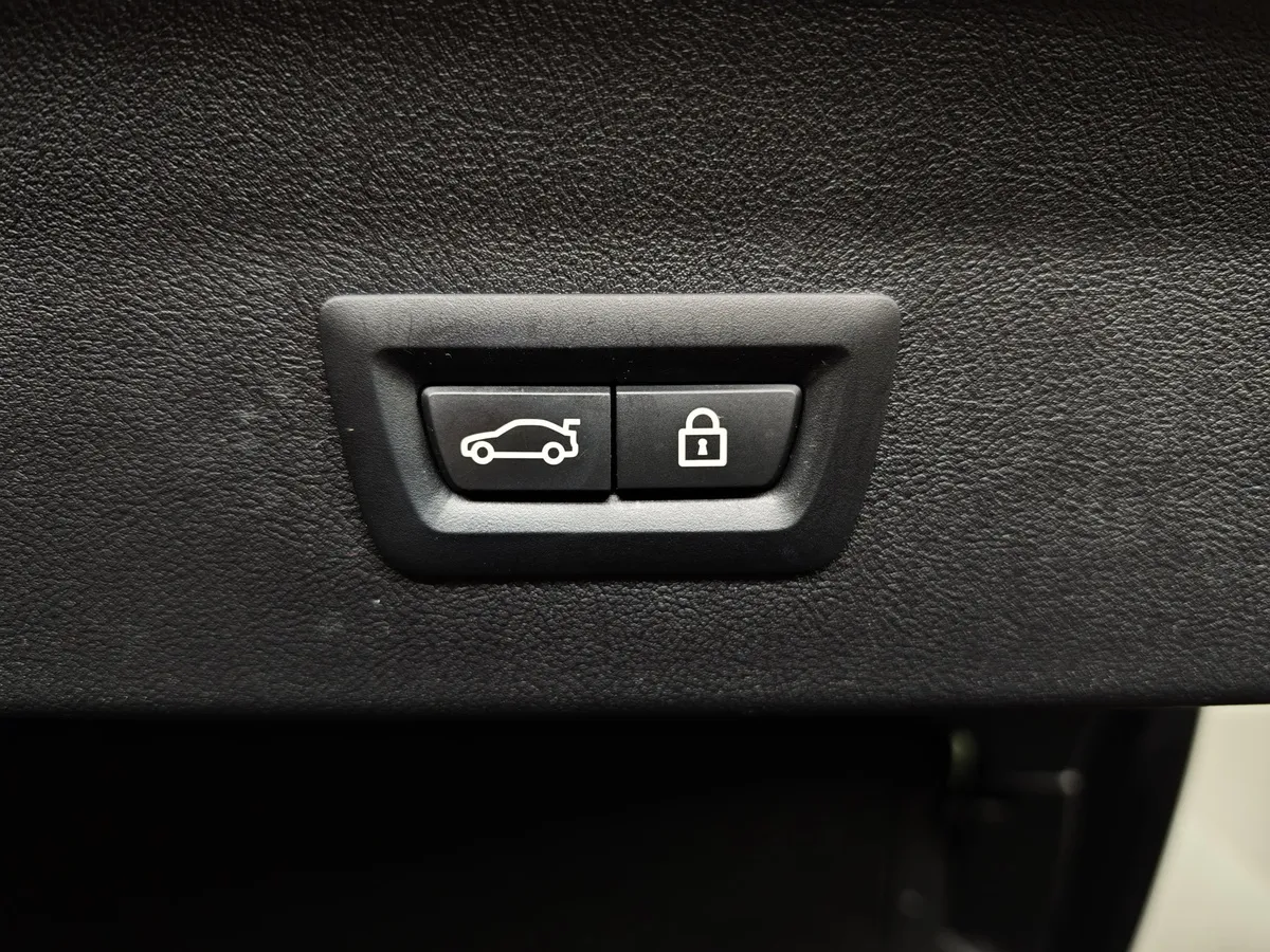 BMW X4 xDrive20d Steptronic (190 л.с.) Base Локальная сборка Черный в АВИЛОН. Слайд №16