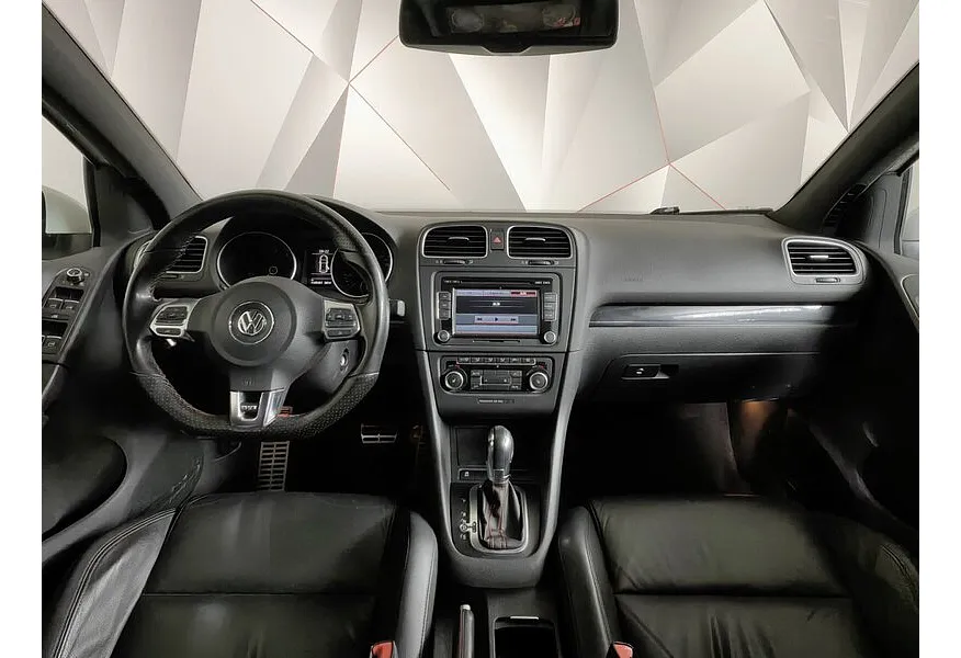 Volkswagen Golf 2.0 TSI DSG (210 л.с.) GTI Белый в АВИЛОН. Слайд №14 Volkswagen Golf 2.0 TSI DSG (210 л.с.) GTI Белый в АВИЛОН. Слайд №14