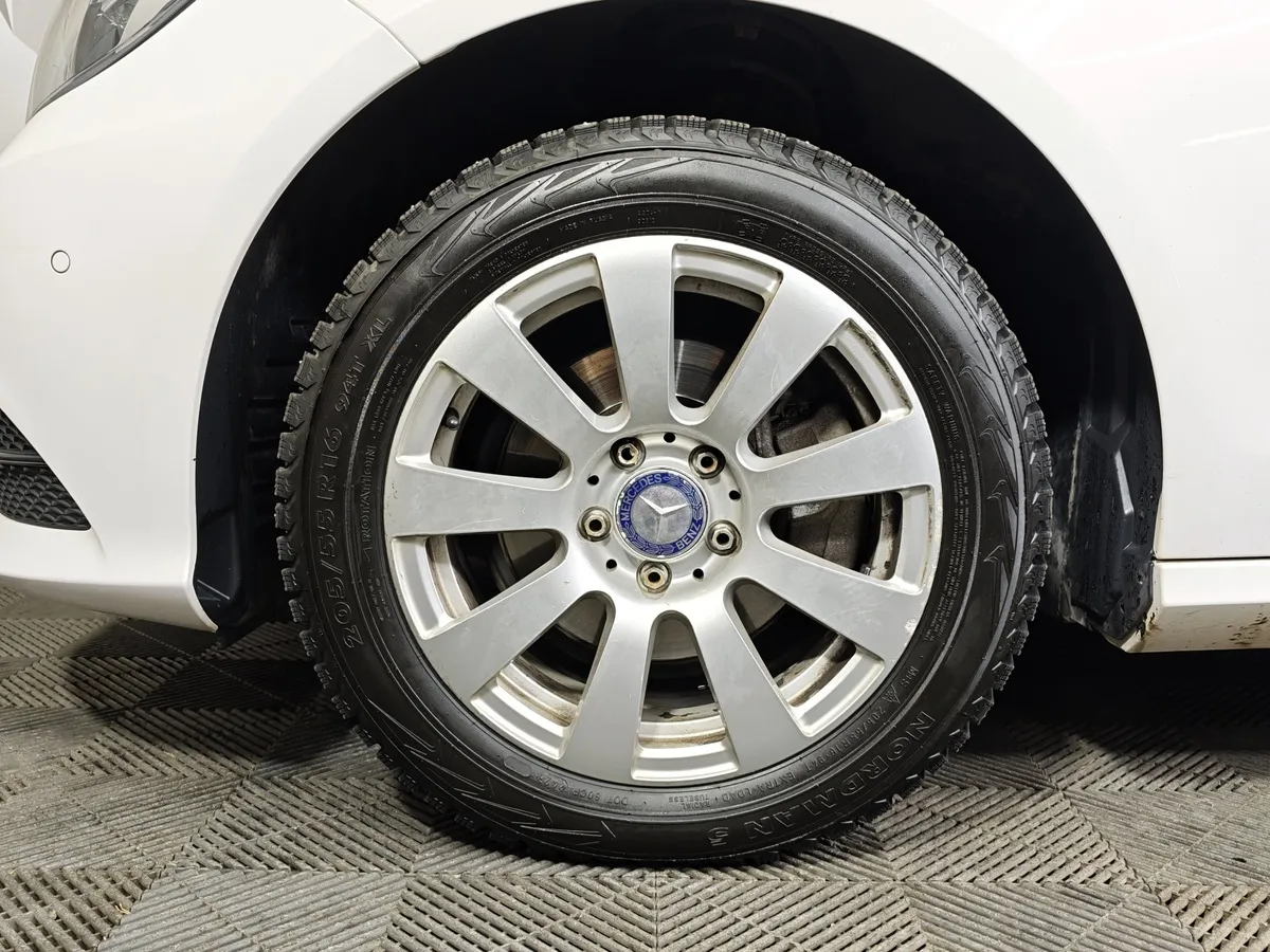 Mercedes-Benz E-Класс E 200 T BlueEfficiency 7G-Tronic Plus (184 л.с.) Белый в АВИЛОН. Слайд №9