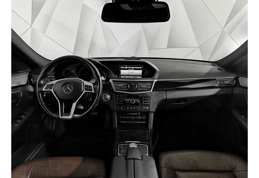 Mercedes-Benz E-Класс E 300 BlueEfficiency 7G-Tronic Plus (249 л.с.) Черный в АВИЛОН. Слайд №13