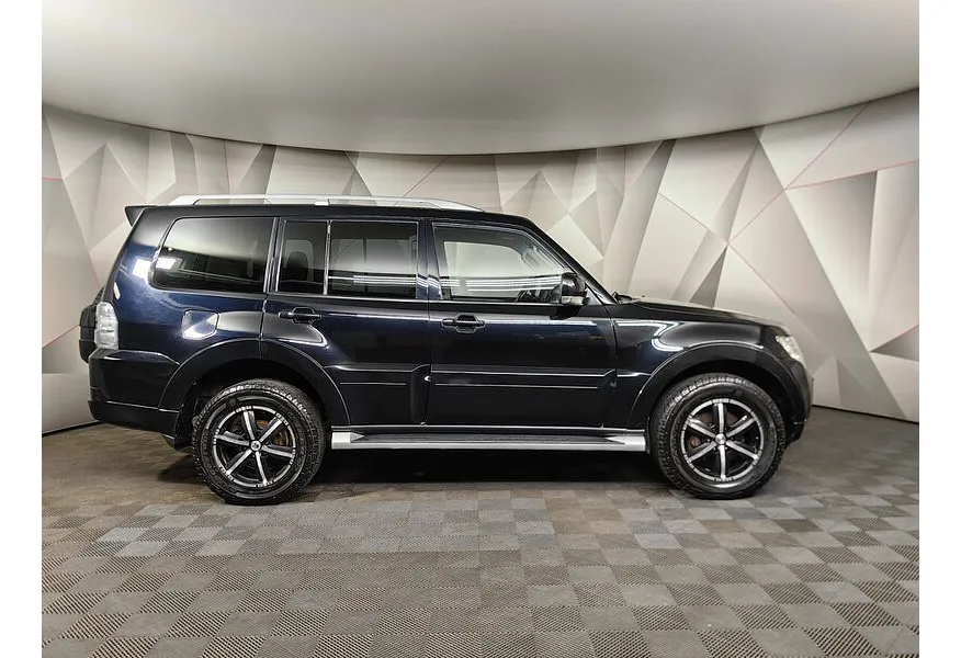 АВИЛОН - Mitsubishi Pajero 3.2 DI-D AT AWD (200 л.с.) Черный - slide 3