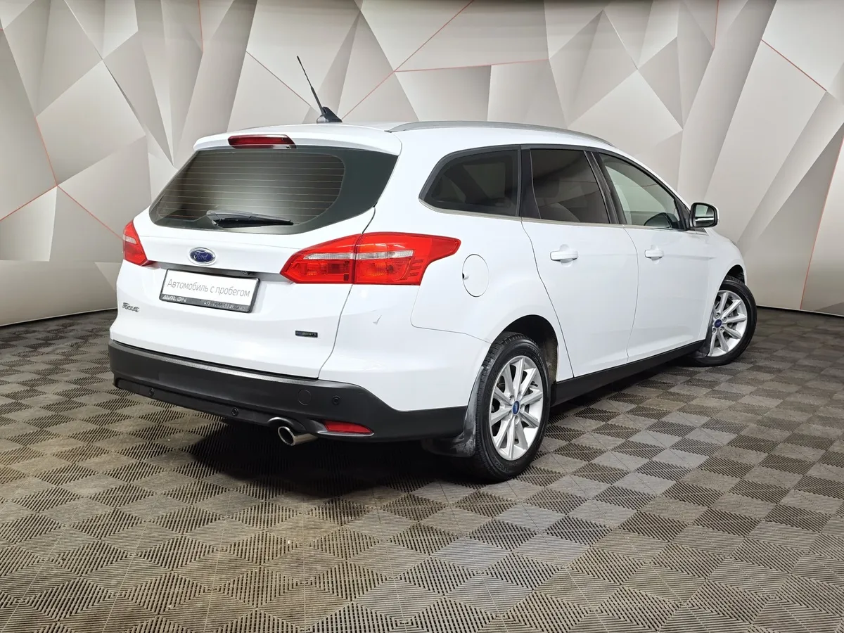 Ford Focus 1.5 EcoBoost AT (150 л.с.) Titanium Белый в АВИЛОН. Слайд №2