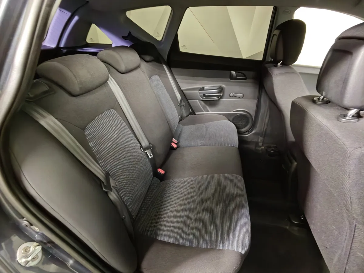 Kia Ceed 1.4 MT (109 л.с.) Серый в АВИЛОН. Слайд №14