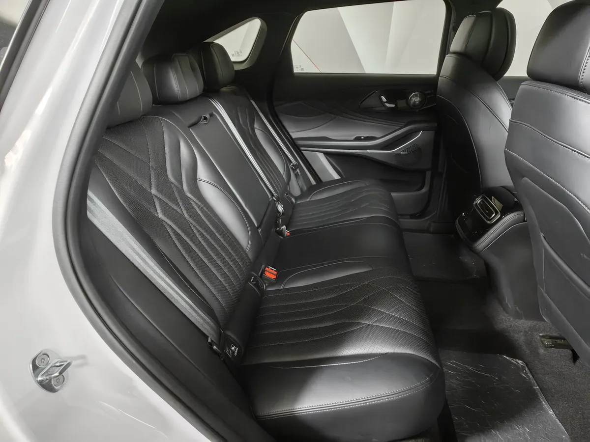 EXEED RX 2.0T DCT 4WD (249 л.с.) Prestige Белый в АВИЛОН. Слайд №16