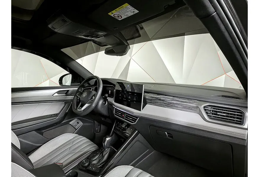 Volkswagen Tayron 2.0 7DSG AWD (220 л.с.) R-Line Pro Черный в АВИЛОН. Слайд №9