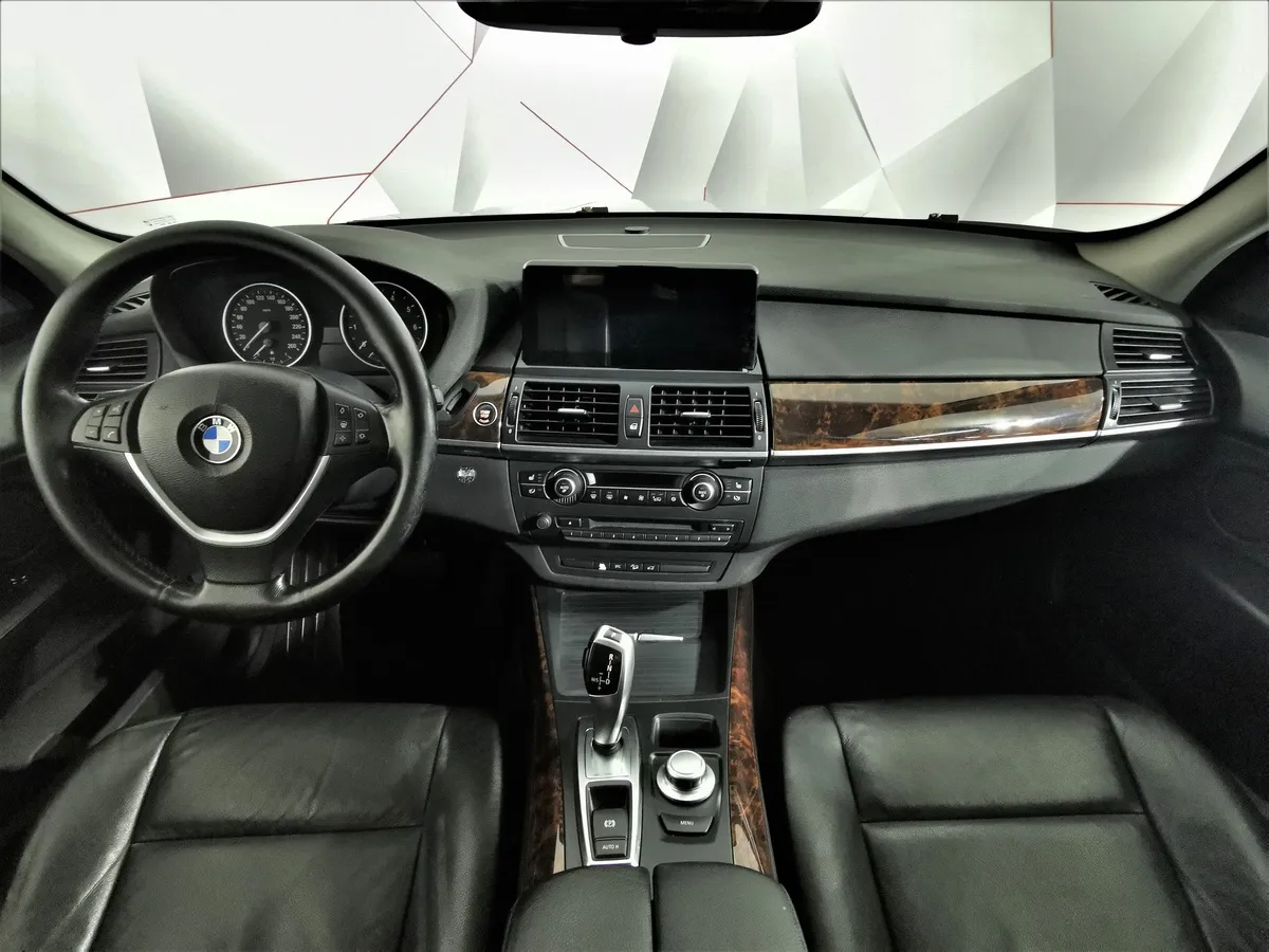 BMW X5 xDrive48i AT (355 л.с.) Серебристый в АВИЛОН. Слайд №11