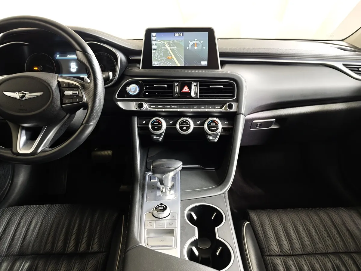 Genesis G70 2.0 T AT AWD (197 л.с.) Supreme + Panorama Черный в АВИЛОН. Слайд №15