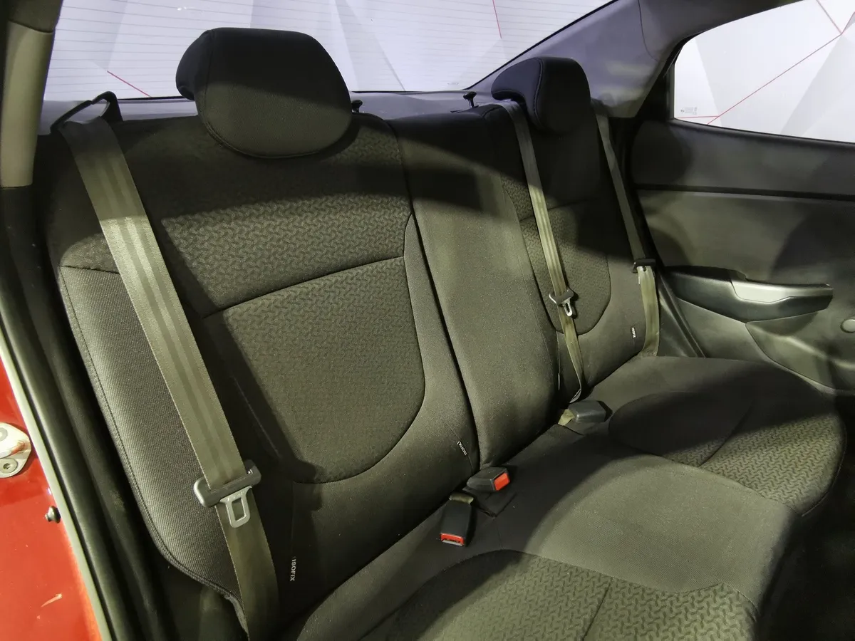 Kia Rio 1.6 MT (123 л.с.) Comfort Красный в АВИЛОН. Слайд №14
