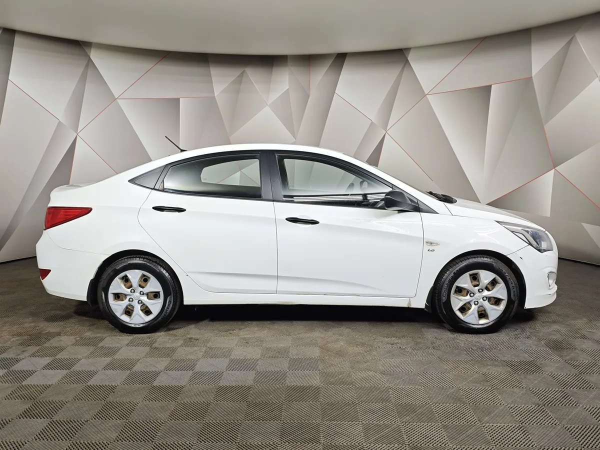 Hyundai Solaris 1.6 MT (123 л.с.) Comfort Белый в АВИЛОН. Слайд №6