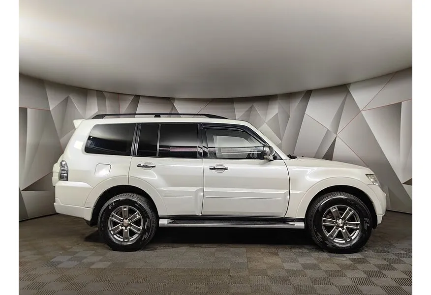 Mitsubishi Pajero 3.5 AT AWD (189 л.с.) Белый в АВИЛОН. Слайд №6 Mitsubishi Pajero 3.5 AT AWD (189 л.с.) Белый в АВИЛОН. Слайд №6