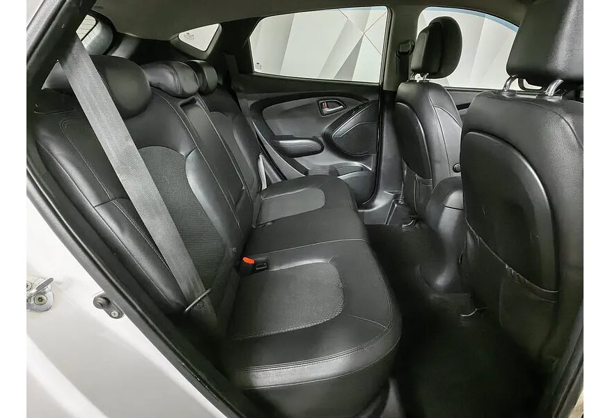 Hyundai ix35 2.0 CRDi AT 4WD (184 л.с.) Comfort + Navi Белый в АВИЛОН. Слайд №10