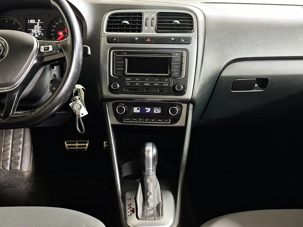 Volkswagen Polo 1.6 MPI MT (110 л.с.) Allstar Белый в АВИЛОН. Слайд №15