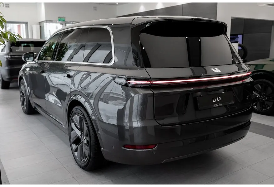 Li Auto L9 1.5 AT 4WD (449 л.с.) Ultra Серый в АВИЛОН. Слайд №7
