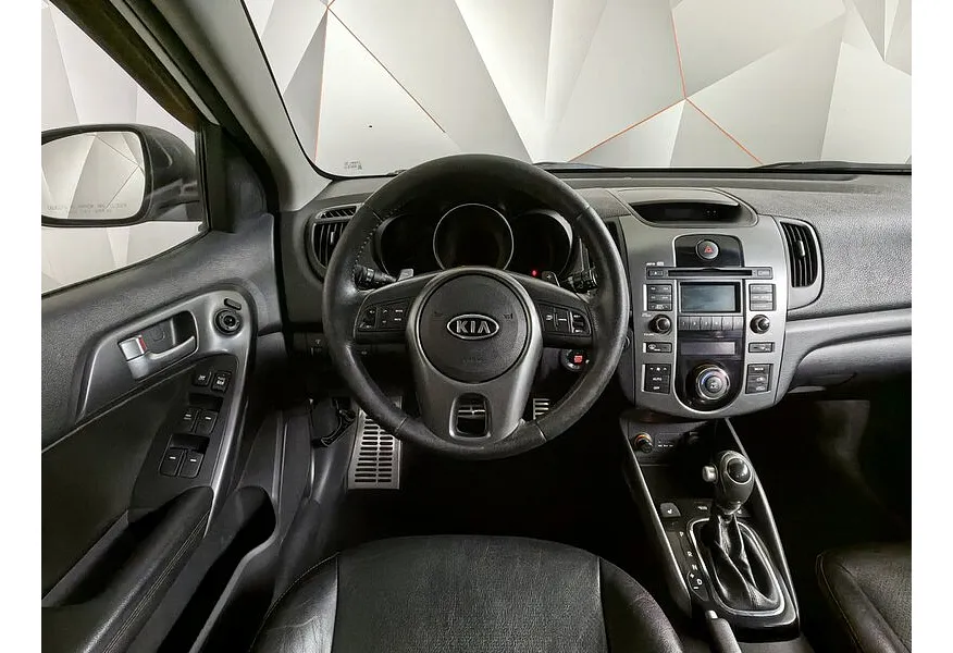 Kia Cerato 2.0 AT (150 л.с.) Белый в АВИЛОН. Слайд №17