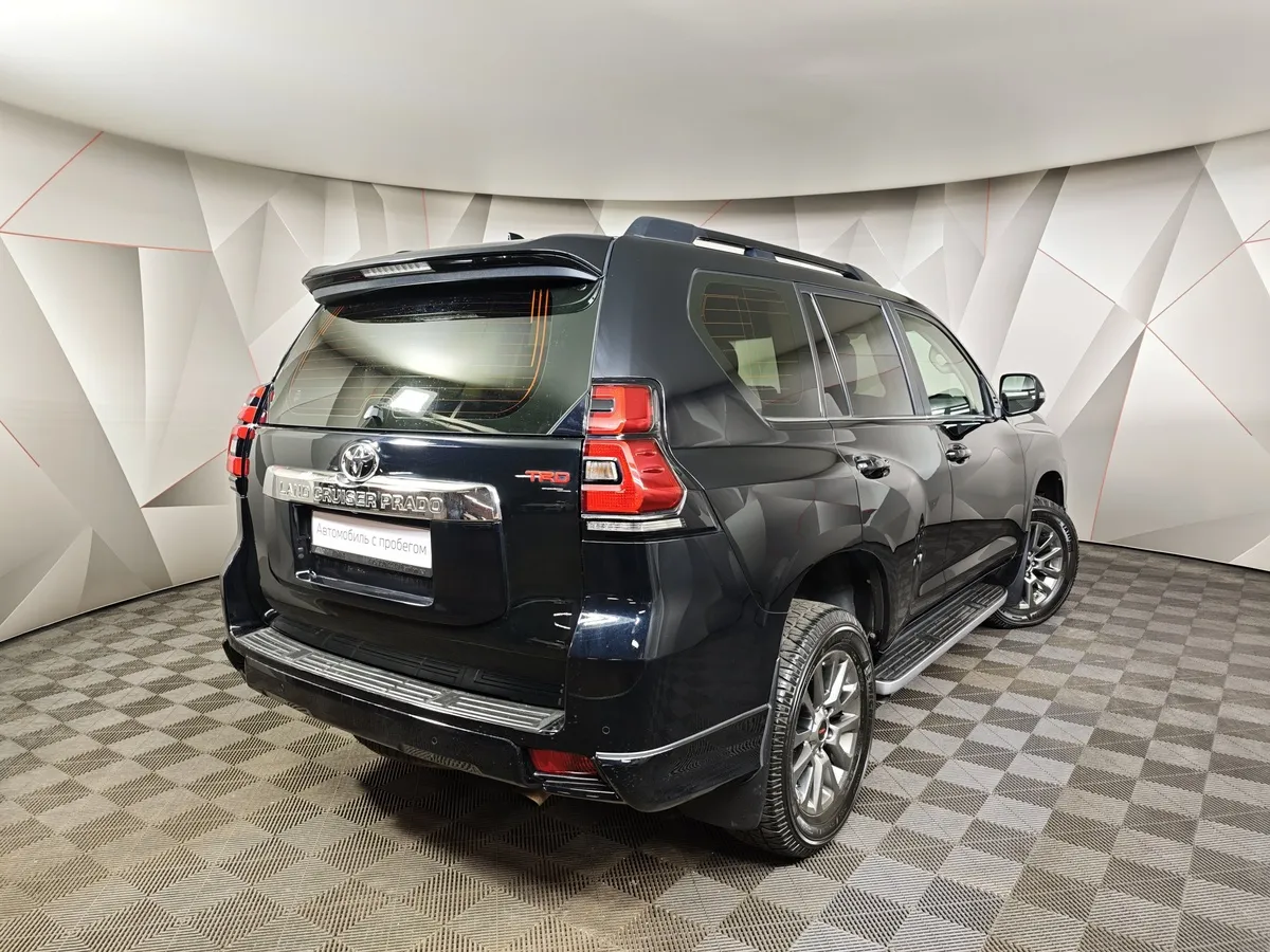 Toyota Land Cruiser Prado 4.0 AT AWD (249 л.с.) Черный в АВИЛОН. Слайд №2