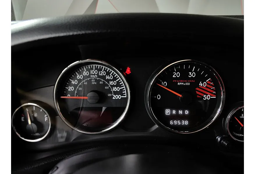 Jeep Wrangler 2.8 TD AT (200 л.с.) Rubicon 10th Anniversary Серый в АВИЛОН. Слайд №17