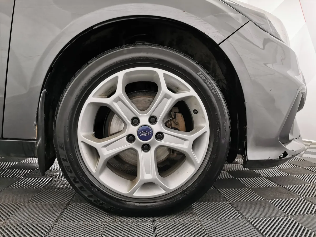 Ford Focus 1.5 EcoBoost AT (150 л.с.) Titanium Серый в АВИЛОН. Слайд №9