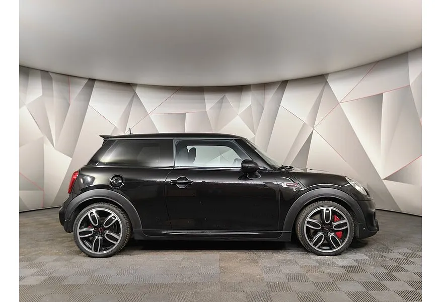 MINI 3 двери JCW 2.0 AT (231 л.с.) Черный в АВИЛОН. Слайд №6