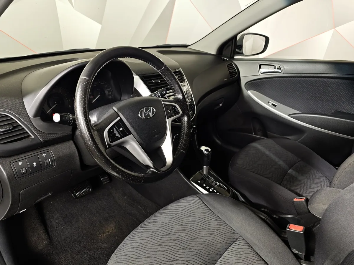 Hyundai Solaris 1.6 AT (123 л.с.) Special Edition Серый в АВИЛОН. Слайд №18