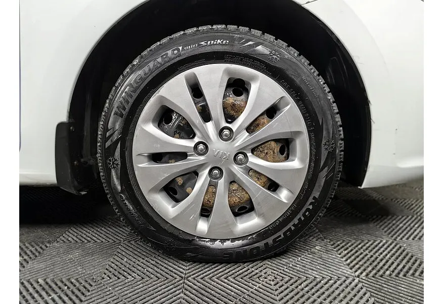 Kia Rio 1.4 AT (100 л.с.) Белый в АВИЛОН. Слайд №9 Kia Rio 1.4 AT (100 л.с.) Белый в АВИЛОН. Слайд №9