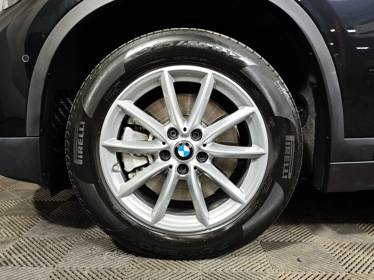 BMW X1 20i xDrive Steptronic AT (192 л.с.) Черный в АВИЛОН. Слайд №7