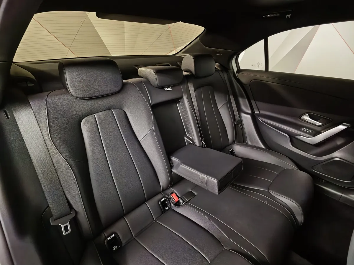 Mercedes-Benz A-Класс A 200 7G-DCT (150 л.с.) Sport Белый в АВИЛОН. Слайд №17