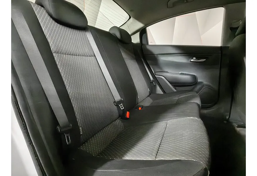 Kia Rio 1.4 MT (100 л.с.) Fleet Белый в АВИЛОН. Слайд №16