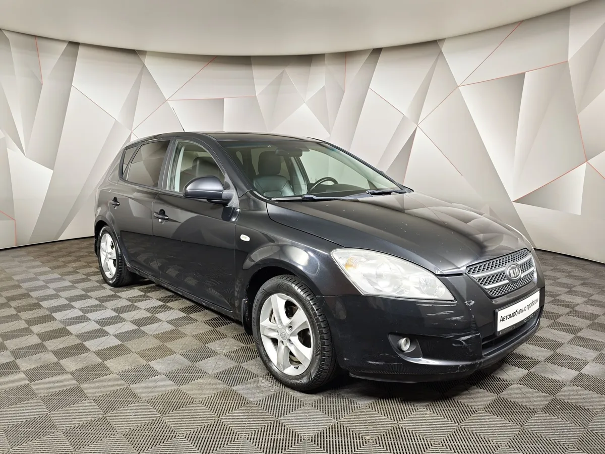 Kia Ceed 2.0 AT (143 л.с.) Черный в АВИЛОН. Слайд №3