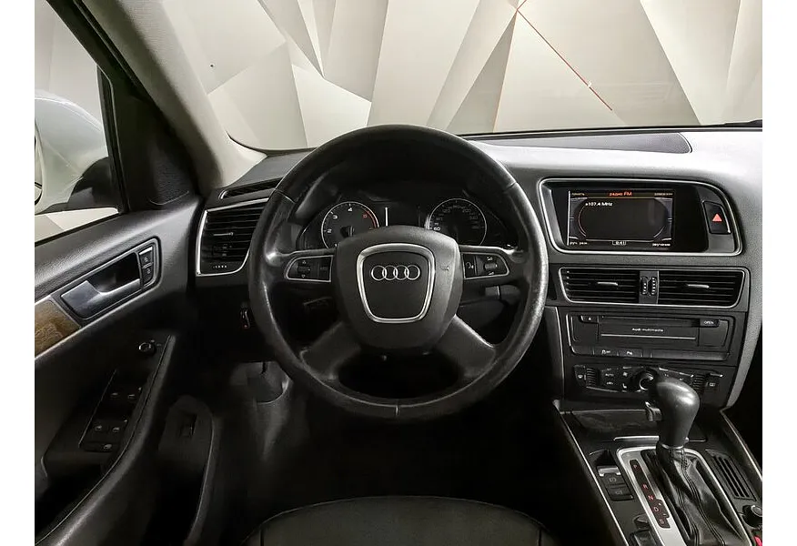 АВИЛОН - Audi Q5 3.0 TDI S tronic quattro (240 л.с.) Белый - slide 8
