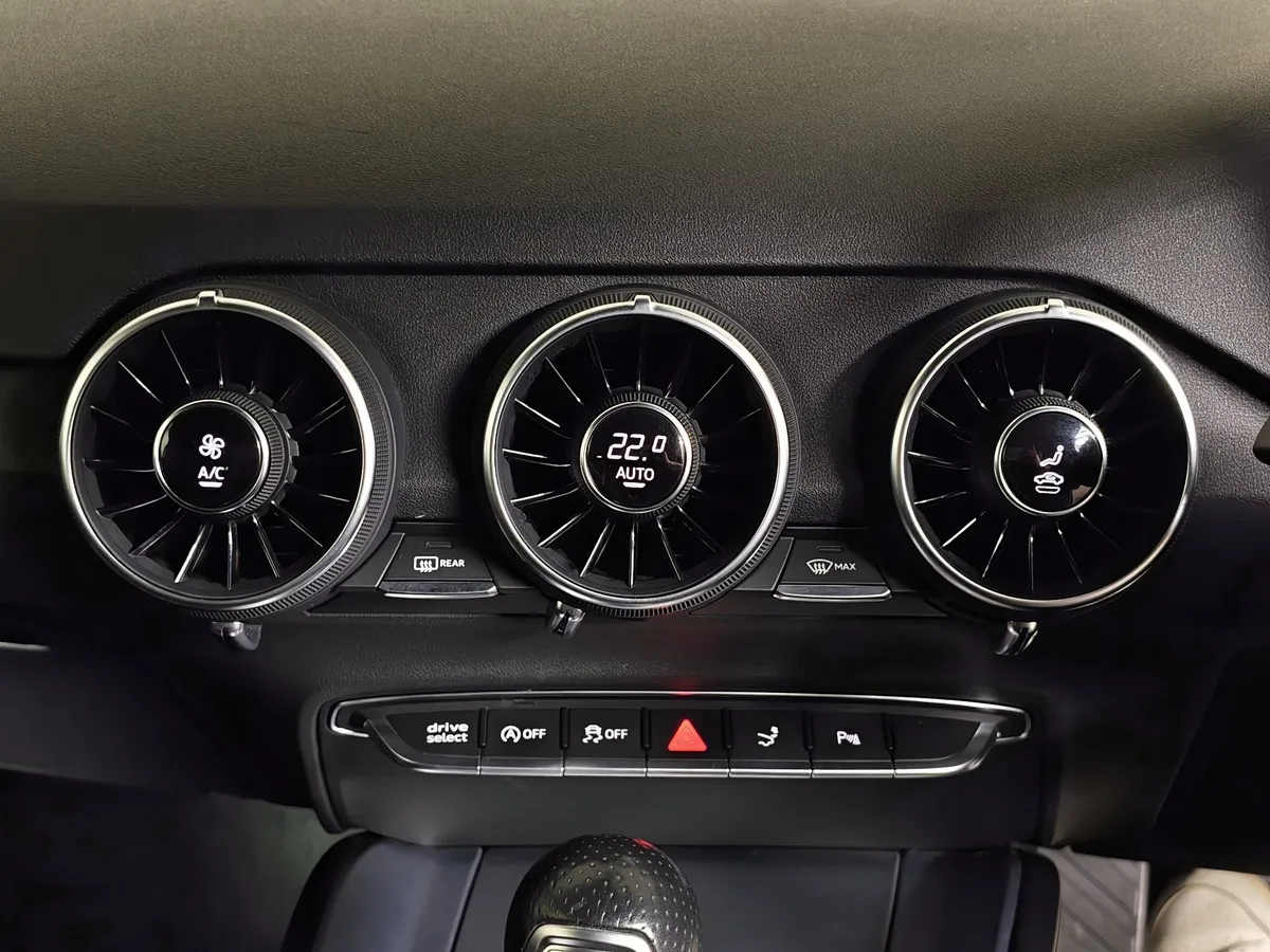 Audi TT 1.8 TFSI S tronic (180 л.с.) Белый в АВИЛОН. Слайд №21