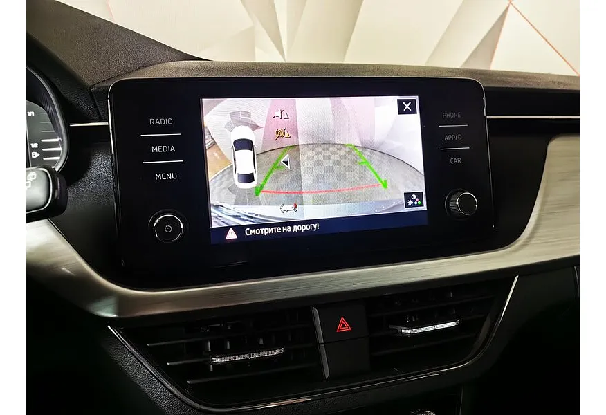 Skoda Rapid 1.6 AT (110 л.с.) Серебристый в АВИЛОН. Слайд №22